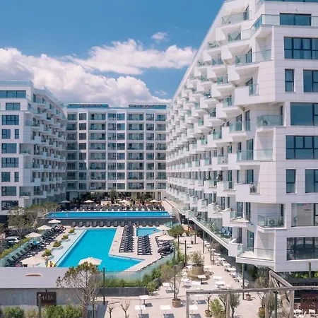 Apartamento Smarald De Luxe Infinity Năvodari