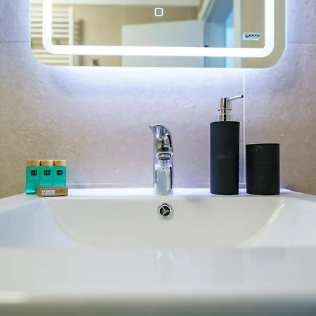 Smarald De Luxe Infinity *